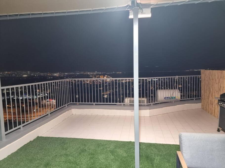 דירת זוּגַג מפנקת עם מרפסת משגעת ונוף למפרץ. Διαμέρισμα Ελάτ Εξωτερικό φωτογραφία